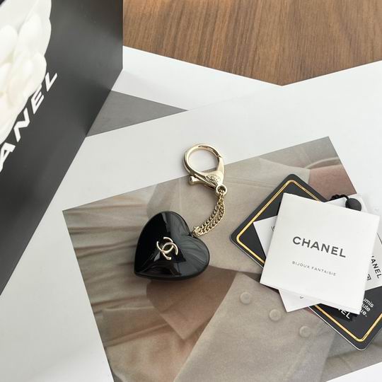 Chanel keyring 03lyh8
